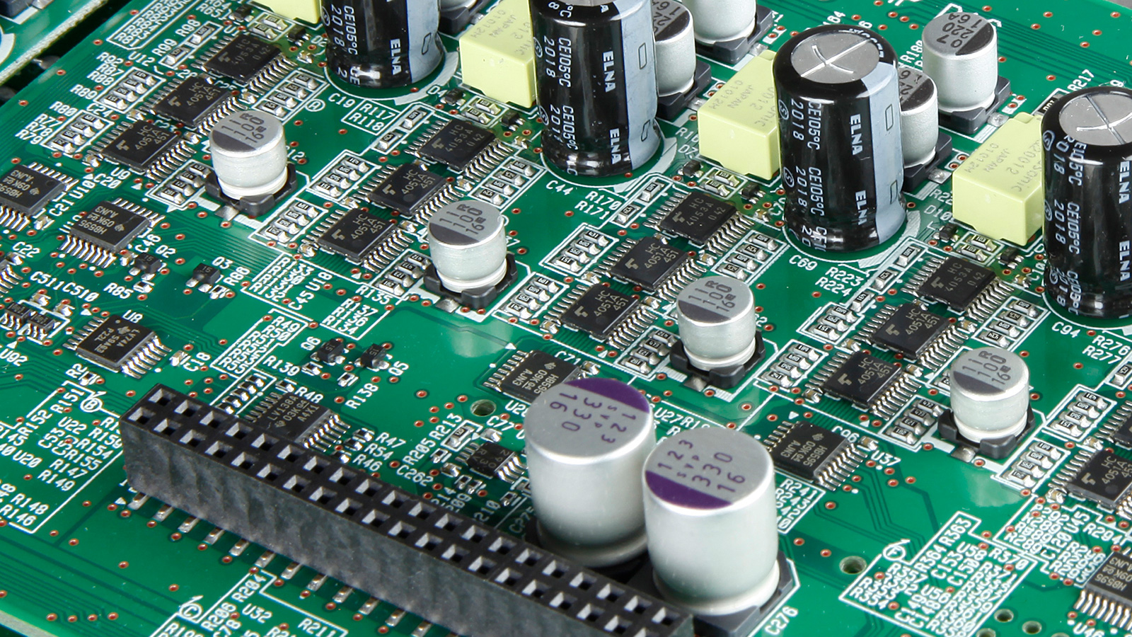 Class 1 HDIA Mic Preamps and 32-bit ADCs for Best-in-Class Sound