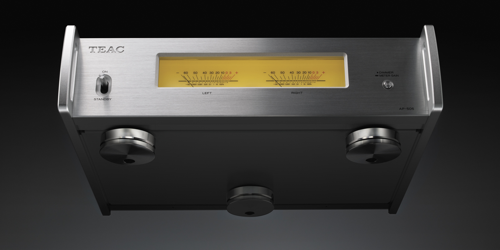 その音に価格もサイズも疑った。15万円切りのパワーアンプ TEAC「AP-505」は次世代オーディオの模範だ