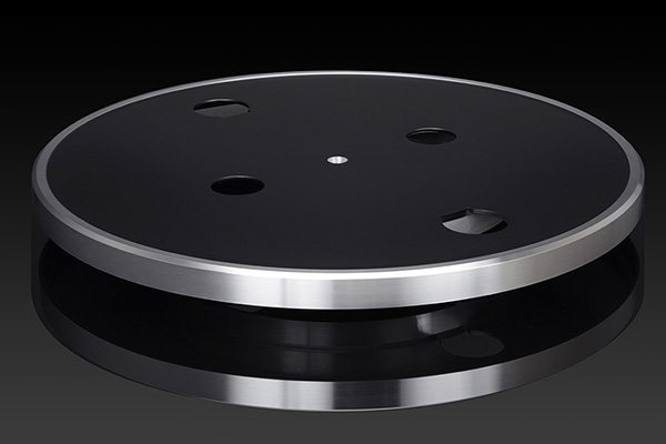 TEAC announces new turntable TN-4D-SE employing an ultra-stable